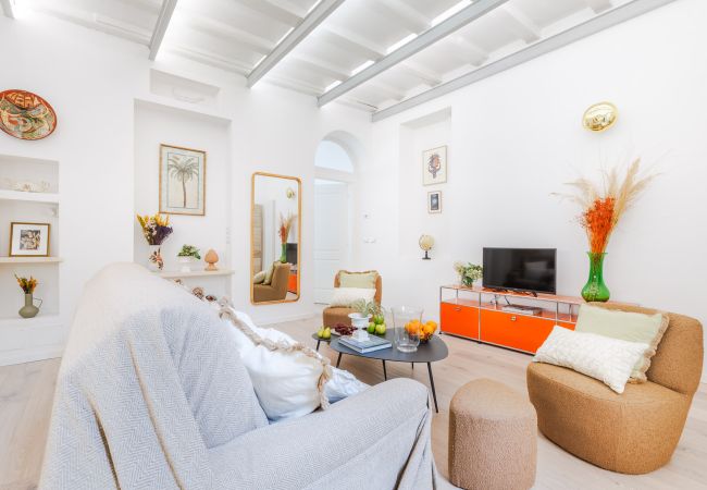 Апартаменты на Lucca - Smart and Convenient Fully Air Conditioned Apartment  Апартаменты на Lucca - Smart and Convenient Fully Air Conditioned Apartment