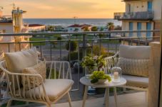 Апартаменты на Viareggio - Sea-View Terrace: Elegance and Spectacular Views in Viareggio