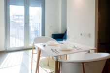 Апартотель на El Prat de Llobregat - Airport - Modern 1Bedroom Apartment with balcony
