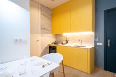 Апартотель на El Prat de Llobregat - Airport - Apartment Ground Floor with Terrace