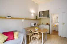 Апартаменты на Барселона / Barcelona - GOTHIC - Balcony & shared terrace apartment