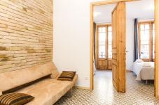 Апартаменты на Барселона / Barcelona - Charm and comfortable apartment in Barcelona