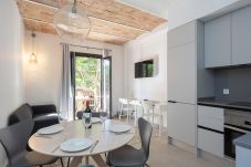 Апартаменты на Барселона / Barcelona - EIXAMPLE STYLE
