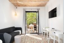 Апартаменты на Барселона / Barcelona - EIXAMPLE STYLE