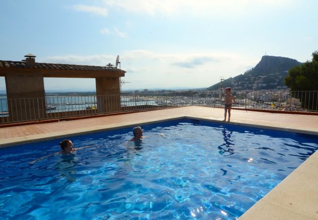 Studio i Estartit - NAUTIC ESTUDI BX-1 Studio i Estartit - NAUTIC ESTUDI BX-1