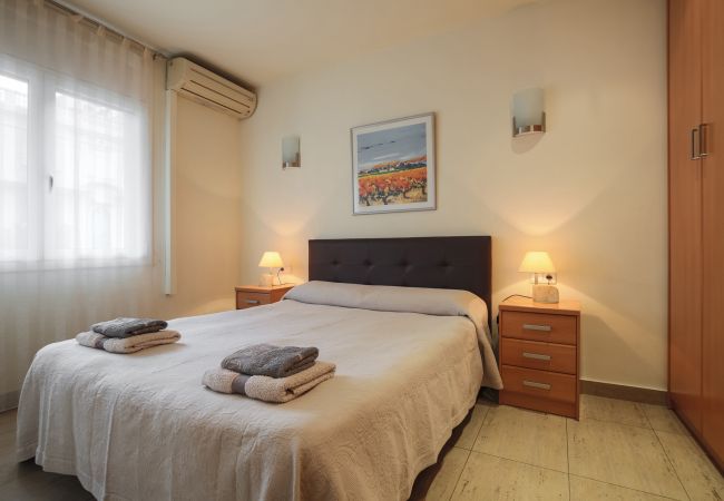 Lägenhet i Barcelona - MARQUES, moderno piso renovado de 4 dormitorios en alquiler por días en Barcelona centro, Eixample, Sant Antoni. Lägenhet i Barcelona - MARQUES, moderno piso renovado de 4 dormitorios en alquiler por días en Barcelona centro, Eixample, Sant Antoni.