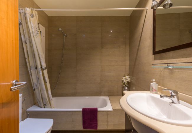 Lägenhet i Barcelona - MARQUES, moderno piso renovado de 4 dormitorios en alquiler por días en Barcelona centro, Eixample, Sant Antoni. Lägenhet i Barcelona - MARQUES, moderno piso renovado de 4 dormitorios en alquiler por días en Barcelona centro, Eixample, Sant Antoni.