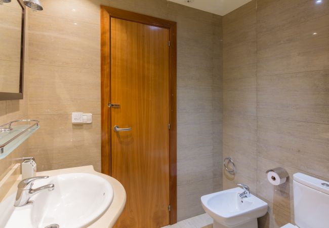Lägenhet i Barcelona - MARQUES, moderno piso renovado de 4 dormitorios en alquiler por días en Barcelona centro, Eixample, Sant Antoni. Lägenhet i Barcelona - MARQUES, moderno piso renovado de 4 dormitorios en alquiler por días en Barcelona centro, Eixample, Sant Antoni.