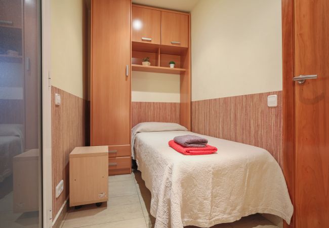 Lägenhet i Barcelona - MARQUES, moderno piso renovado de 4 dormitorios en alquiler por días en Barcelona centro, Eixample, Sant Antoni. Lägenhet i Barcelona - MARQUES, moderno piso renovado de 4 dormitorios en alquiler por días en Barcelona centro, Eixample, Sant Antoni.