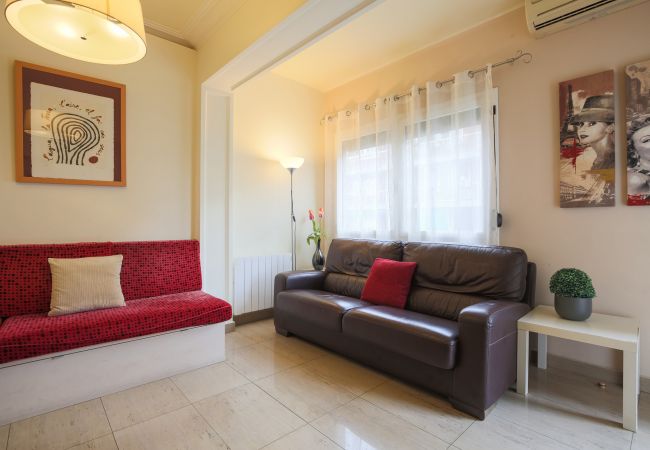 Lägenhet i Barcelona - MARQUES, moderno piso renovado de 4 dormitorios en alquiler por días en Barcelona centro, Eixample, Sant Antoni. Lägenhet i Barcelona - MARQUES, moderno piso renovado de 4 dormitorios en alquiler por días en Barcelona centro, Eixample, Sant Antoni.
