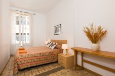 Lägenhet i Barcelona - GRACIA SANT AGUSTÍ piso de 3 dormitorios en alquiler por días en Barcelona centro, Gracia