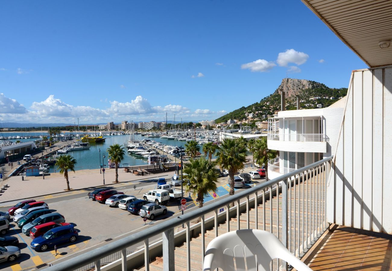 Studio i Estartit - NAUTIC ESTUDI BX-3 Studio i Estartit - NAUTIC ESTUDI BX-3