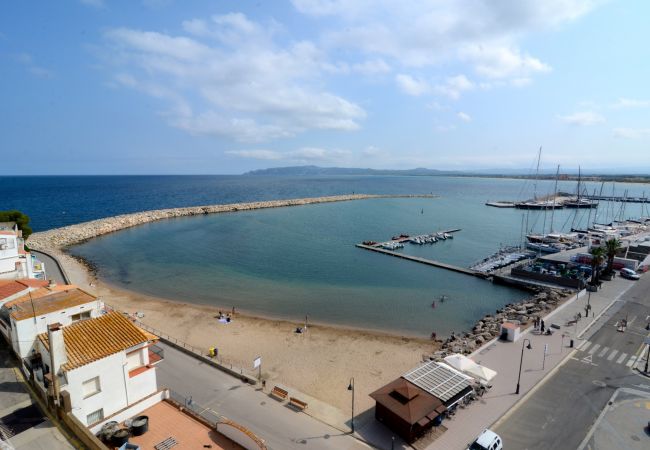 Studio i Estartit - NAUTIC ESTUDI BX-4 Studio i Estartit - NAUTIC ESTUDI BX-4