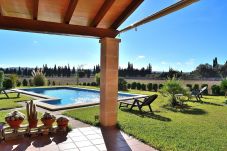 Sommarhus i Muro - Sant Vicenç 022 tradicional finca con piscina privada,  espacioso jardín y WiFi