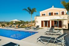 Sommarhus i Manacor - Salvia 068 lujosa villa con piscina privada, terraza, barbacoa y aire acondicionado