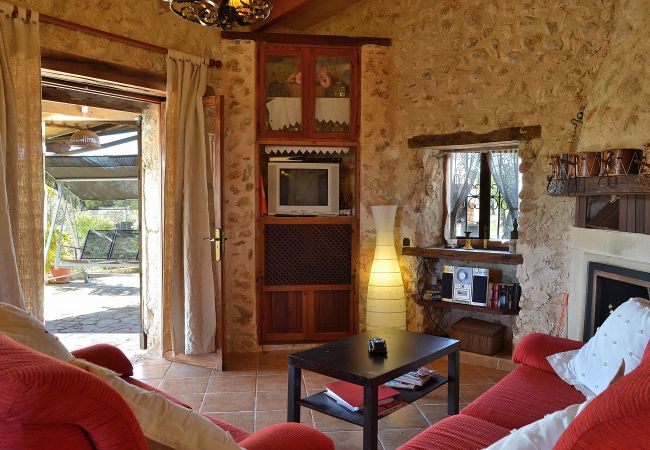 Sommarhus i Buger - Sa Figuera Blanca 115 acogedora finca con piscina privada, jardín, terraza, barbacoa y WiFi Sommarhus i Buger - Sa Figuera Blanca 115 acogedora finca con piscina privada, jardín, terraza, barbacoa y WiFi