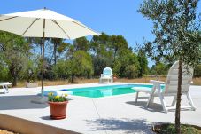 Sommarhus i Llubi - Son Bernat 137 acogedora finca en la naturaleza con piscina privada, terraza, jardín y WiFi