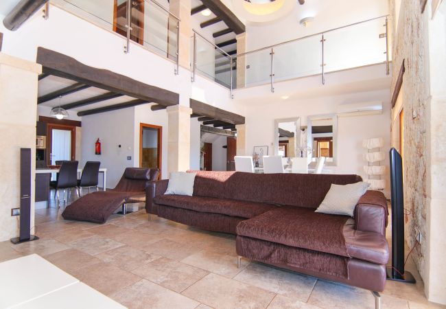 Sommarhus i Sa Pobla - Rey del Campo 140 lujosa villa con piscina privada, aire acondicionado, jardín y zona barbacoa Sommarhus i Sa Pobla - Rey del Campo 140 lujosa villa con piscina privada, aire acondicionado, jardín y zona barbacoa