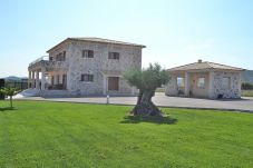 Sommarhus i Sa Pobla - Rey del Campo 140 lujosa villa con piscina privada, aire acondicionado, jardín y zona barbacoa