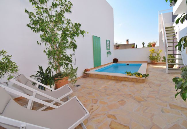 Stuga i Santa Margalida - Can Cantino 213 fantástica casa de pueblo con piscina privada, aire acondicionado, terraza, barbacoa y WiFi Stuga i Santa Margalida - Can Cantino 213 fantástica casa de pueblo con piscina privada, aire acondicionado, terraza, barbacoa y WiFi