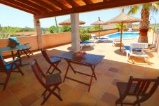 Sommarhus i Campos - Alcoraia 408 tradicional finca con piscina privada, terraza, barbacoa y aire acondicionado