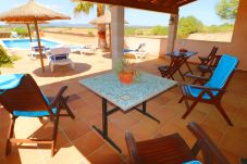 Sommarhus i Campos - Alcoraia 408 tradicional finca con piscina privada, terraza, barbacoa y aire acondicionado