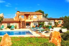 Sommarhus i Campos - Can Bril 409 finca rústica con piscina privada, terraza, jardín y WiFi