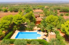 Sommarhus i Campos - Can Crestall 414 finca rústica con piscina privada, aire acondicionado, jardín y barbacoa