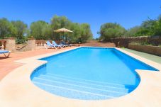 Sommarhus i Campos - Can Guillem 415 finca rústica con piscina privada, terraza, aire acondicionado y WiFi