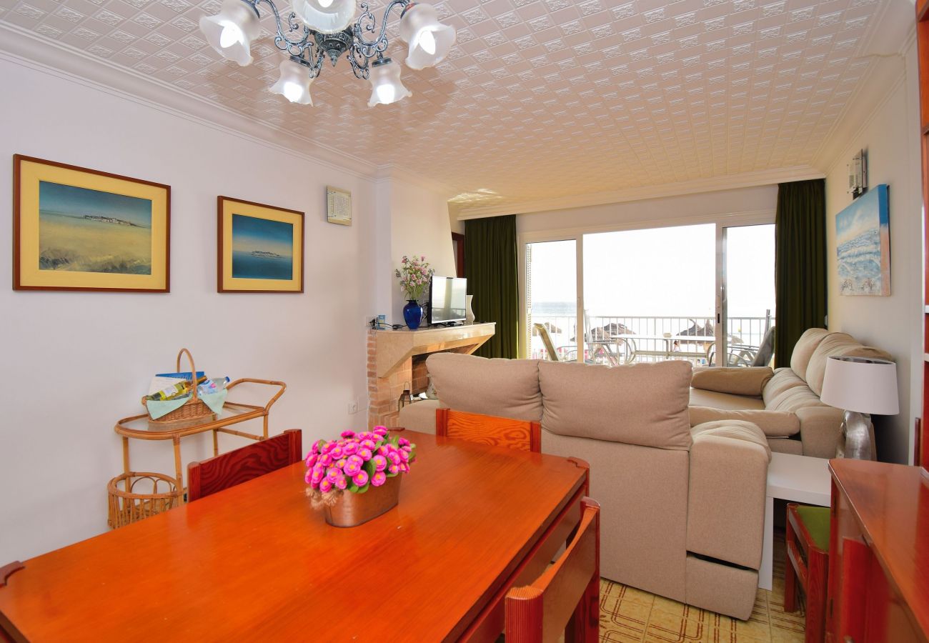 Lägenhet i Alcudia - Fantastic 174 magnífico apartamento en la playa, con balcón, aire acondicionado y WiFi Lägenhet i Alcudia - Fantastic 174 magnífico apartamento en la playa, con balcón, aire acondicionado y WiFi