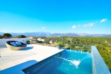 Stuga i Buger - Montblau 049 exclusiva villa con piscina privada, jacuzzi, barbacoa y aire acondicionado