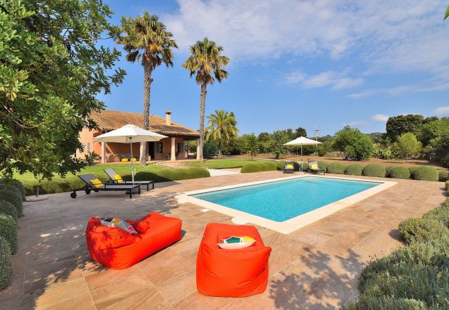 Hus i Muro - Casa Nuria 019 fantástica finca con piscina privada, terraza, jardín y billar