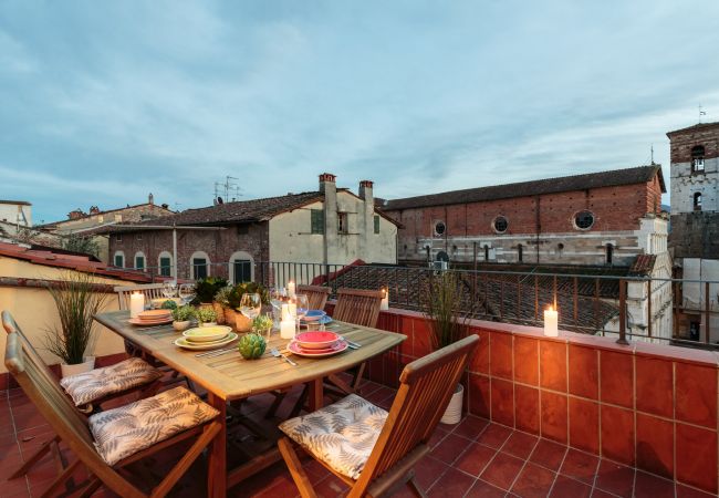 Lägenhet i Lucca - PANORAMIC TERRACE PENTHOUSE inside the Walls of Lucca Lägenhet i Lucca - PANORAMIC TERRACE PENTHOUSE inside the Walls of Lucca