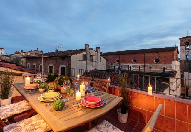 Lägenhet i Lucca - PANORAMIC TERRACE PENTHOUSE inside the Walls of Lucca Lägenhet i Lucca - PANORAMIC TERRACE PENTHOUSE inside the Walls of Lucca