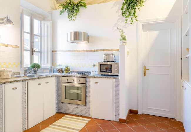 Lägenhet i Lucca - A Toproof Penthouse Apartment with Elevator and Private Garden Inside the Walls Lägenhet i Lucca - A Toproof Penthouse Apartment with Elevator and Private Garden Inside the Walls