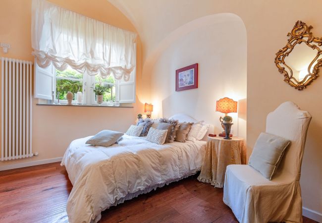 Lägenhet i Lucca - Spacious Ground Floor Apartment with Private Garden Inside the Walls of Lucca Lägenhet i Lucca - Spacious Ground Floor Apartment with Private Garden Inside the Walls of Lucca