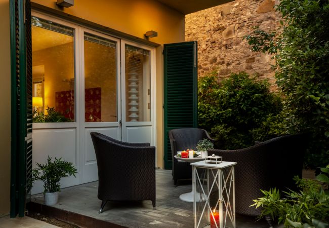 Lägenhet i Lucca - Contemporary Apartment with Garden and Parking Lägenhet i Lucca - Contemporary Apartment with Garden and Parking