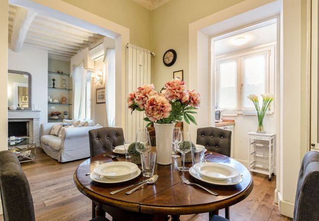 Lägenhet i Lucca - 2 Bedrooms 2 Bathrooms Romantic Apartment with Terrace and Parking in Lucca Lägenhet i Lucca - 2 Bedrooms 2 Bathrooms Romantic Apartment with Terrace and Parking in Lucca