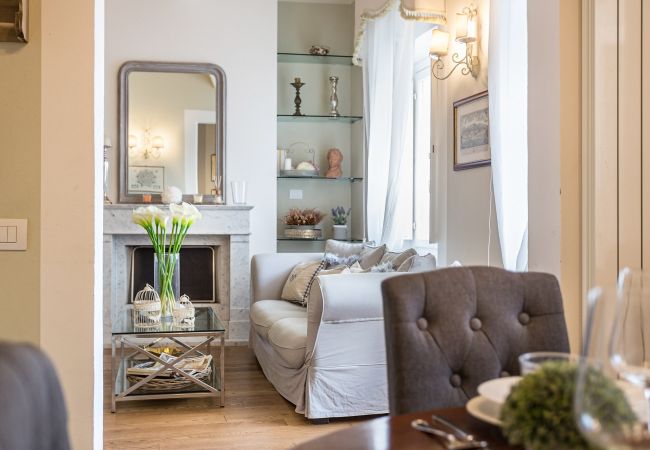 Lägenhet i Lucca - 2 Bedrooms 2 Bathrooms Romantic Apartment with Terrace and Parking in Lucca Lägenhet i Lucca - 2 Bedrooms 2 Bathrooms Romantic Apartment with Terrace and Parking in Lucca