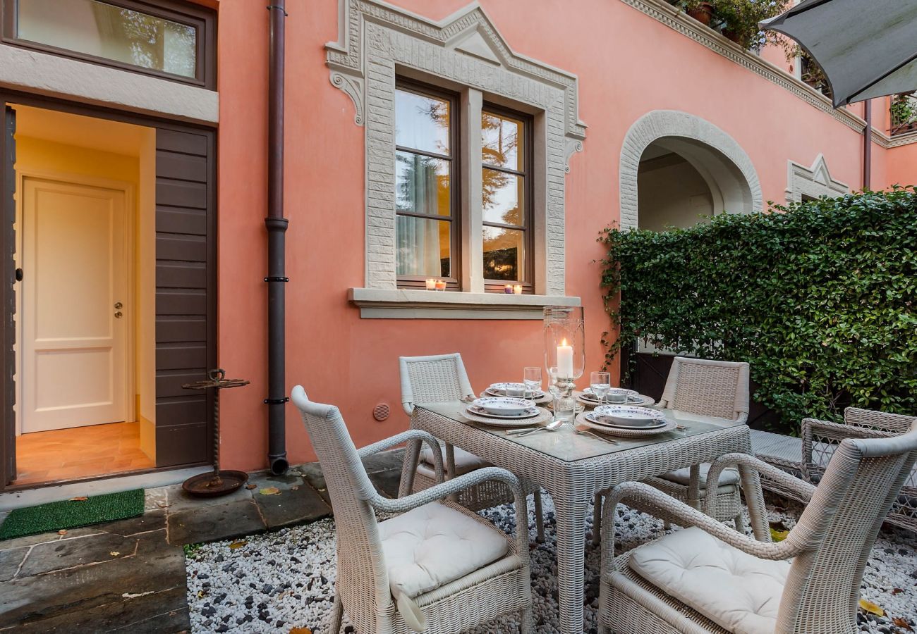 Lägenhet i Lucca - CASA VERA exquisite 2 bedrooms 2 baths apartment with garden, A/C