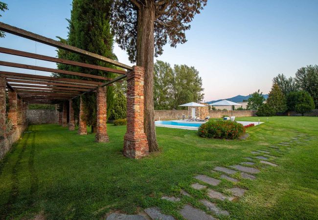 Villa i Lucca - HONEYMOON LEONOR VILLA in bike distance from Lucca Villa i Lucca - HONEYMOON LEONOR VILLA in bike distance from Lucca