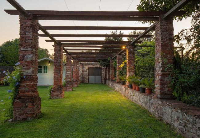 Villa i Lucca - HONEYMOON LEONOR VILLA in bike distance from Lucca Villa i Lucca - HONEYMOON LEONOR VILLA in bike distance from Lucca