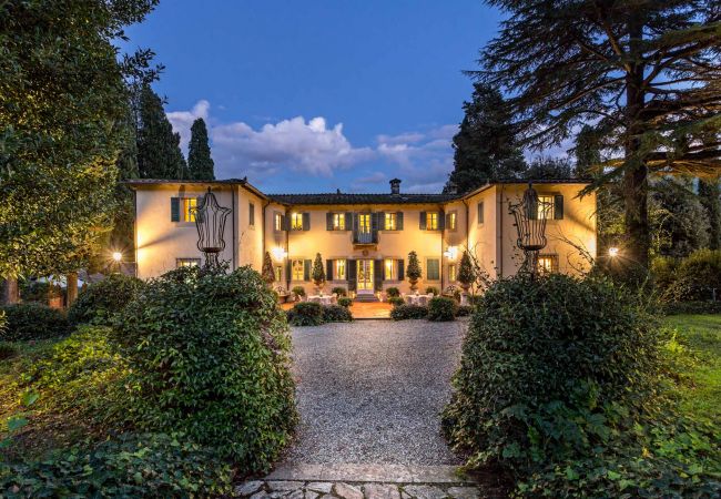 Hus i Lucca - An Exquisite Expression of Luxury: a 1600s Hunting Lodge