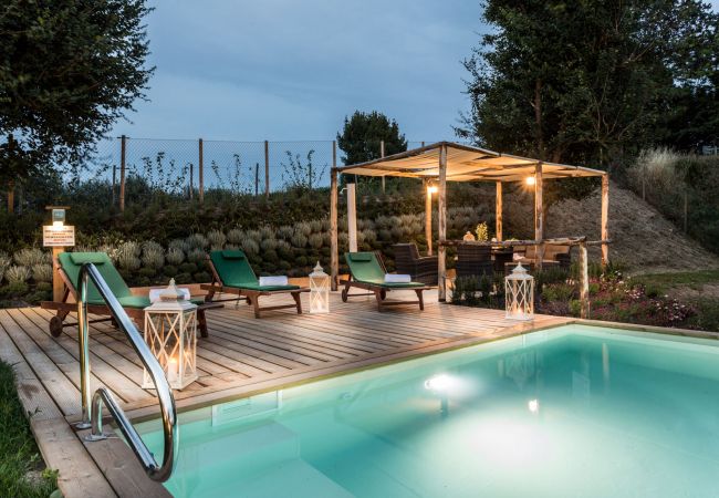 Villa i Monte San quirico - A Romantic Farmhouse with Pool in 10 mins walk away from the Walls of Lucca Villa i Monte San quirico - A Romantic Farmhouse with Pool in 10 mins walk away from the Walls of Lucca