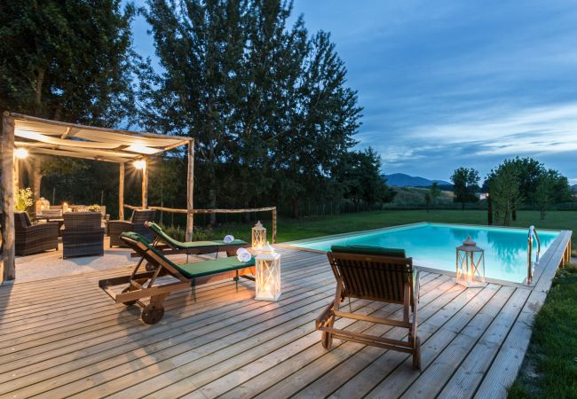 Villa i Monte San quirico - A Romantic Farmhouse with Pool in 10 mins walk away from the Walls of Lucca Villa i Monte San quirico - A Romantic Farmhouse with Pool in 10 mins walk away from the Walls of Lucca
