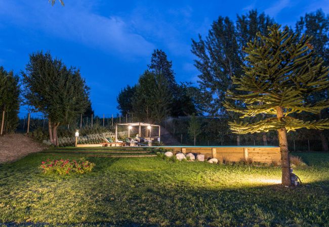 Villa i Monte San quirico - A Romantic Farmhouse with Pool in 10 mins walk away from the Walls of Lucca Villa i Monte San quirico - A Romantic Farmhouse with Pool in 10 mins walk away from the Walls of Lucca