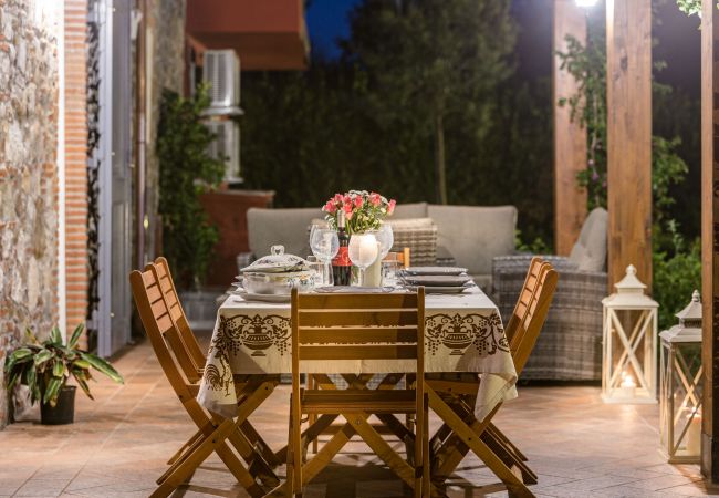Villa i Monte San quirico - A Romantic Farmhouse with Pool in 10 mins walk away from the Walls of Lucca Villa i Monte San quirico - A Romantic Farmhouse with Pool in 10 mins walk away from the Walls of Lucca