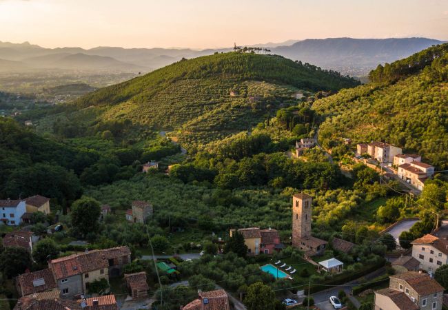 Villa i Capannori - Villa with Private Pool on the Lucca Hills in S. Andrea di Compito Villa i Capannori - Villa with Private Pool on the Lucca Hills in S. Andrea di Compito