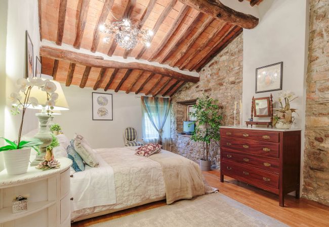 Villa i Capannori - Villa with Private Pool on the Lucca Hills in S. Andrea di Compito Villa i Capannori - Villa with Private Pool on the Lucca Hills in S. Andrea di Compito