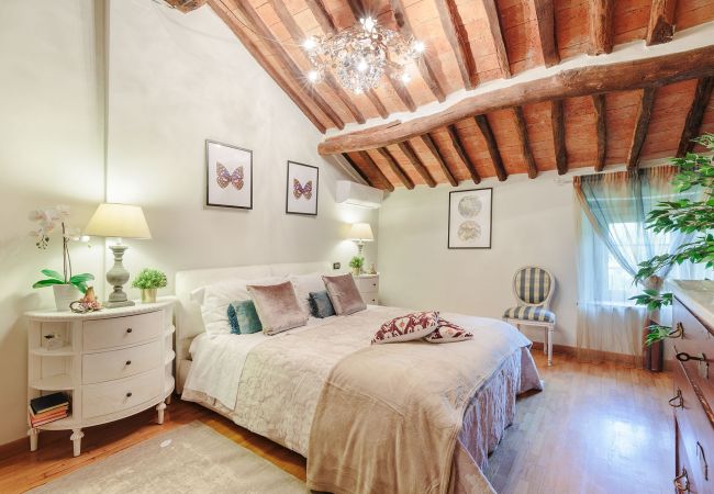 Villa i Capannori - Villa with Private Pool on the Lucca Hills in S. Andrea di Compito Villa i Capannori - Villa with Private Pool on the Lucca Hills in S. Andrea di Compito